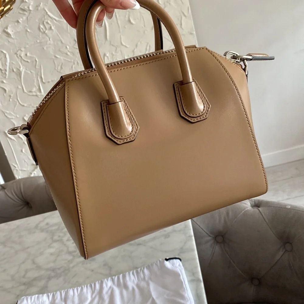 Mini Givenchy Antigona - Picture 6 of 17